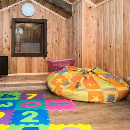 Chez Arsene Holiday home